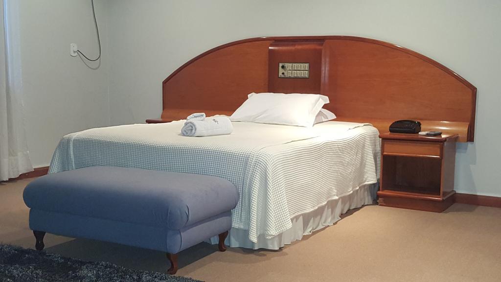 Cristal Executive Hotel Francisco Beltrão Quarto foto